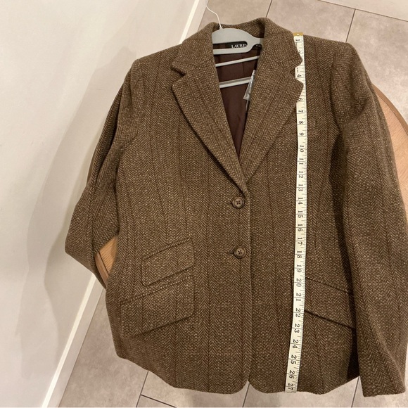 Wool Blend Herringbone Tweed Blazer
Lauren Ralph Lauren - Picture 9 of 11